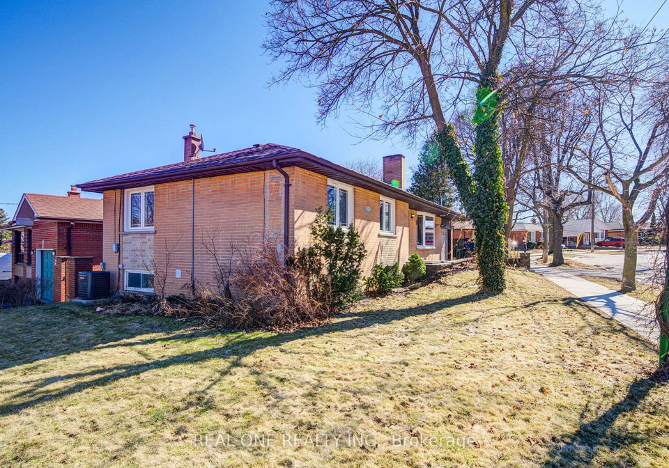 1-barwell-crescent-etobicoke-ontario-w12215070