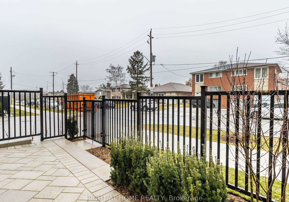 5-maryport-avenue-york-ontario-w12215094