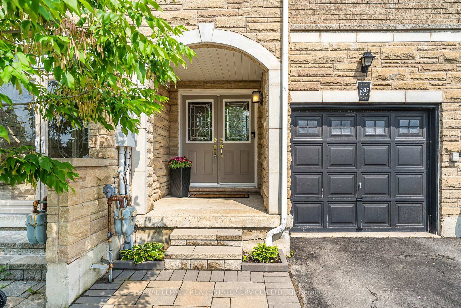 695-candlestick-circle-mississauga-ontario-w12215354