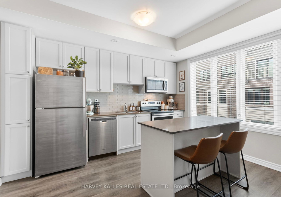 85-eastwood-park-gardens-etobicoke-ontario-w12215389