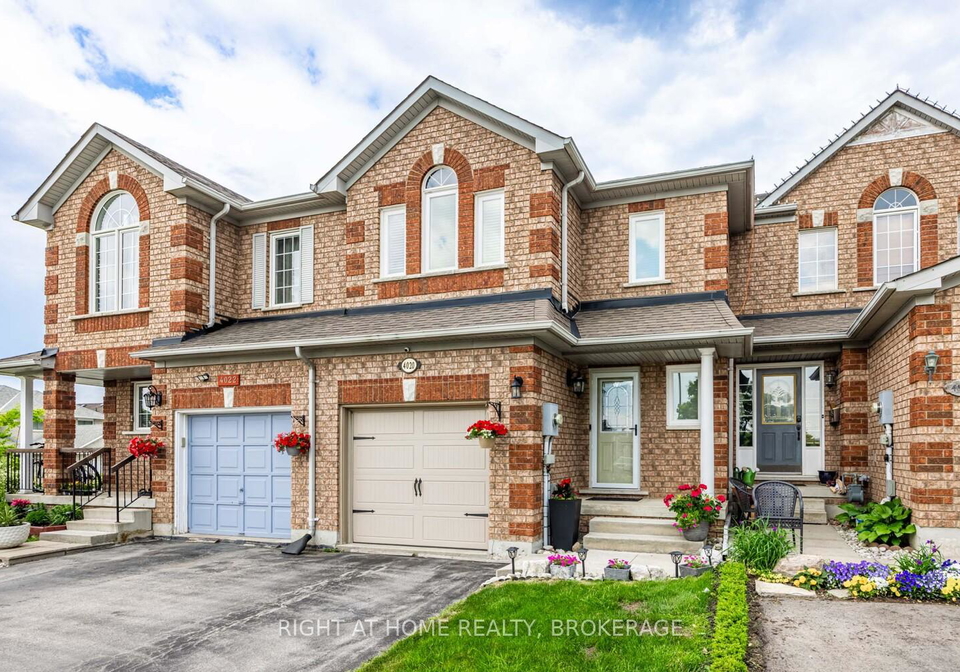 4020-berton-avenue-burlington-ontario-w12215987