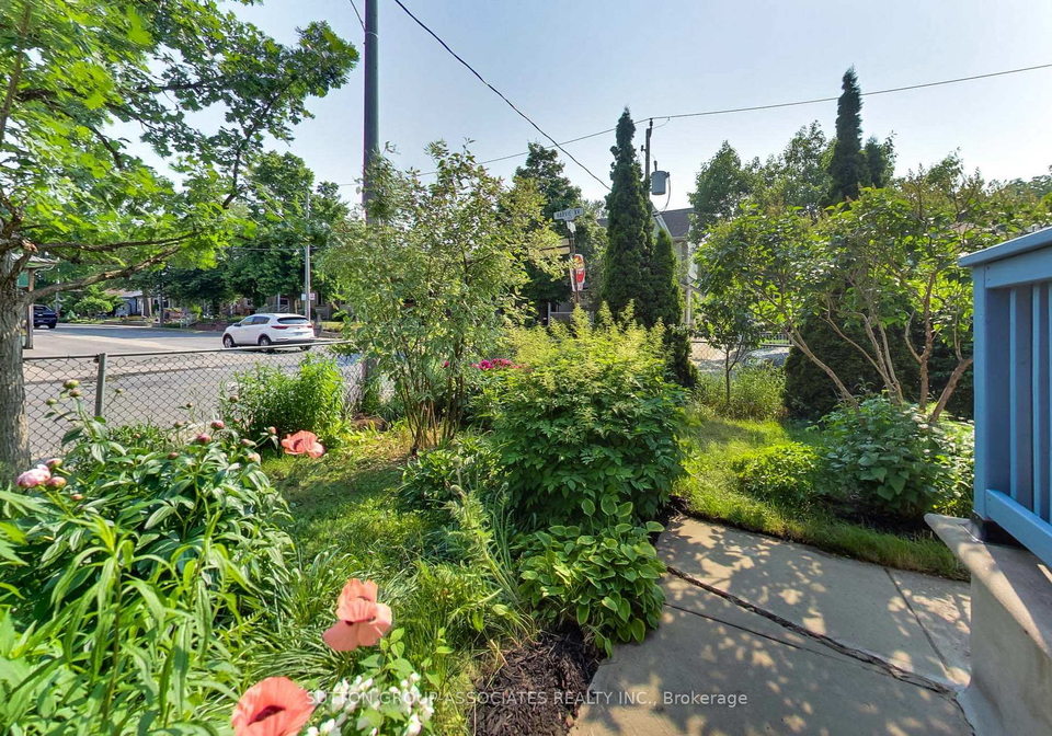 172-hope-street-toronto-ontario-w12216096