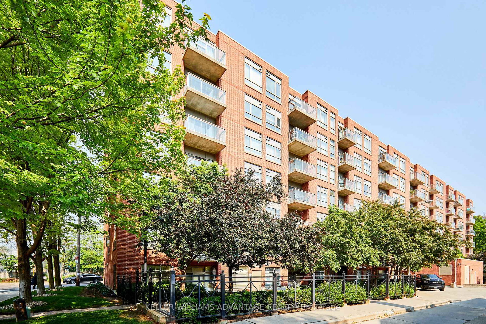 2495-dundas-street-w-toronto-ontario-w12216286