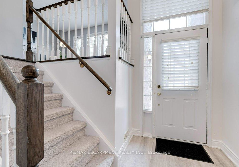 5090-fairview-street-burlington-ontario-w12216462