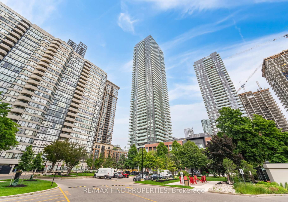 square-one-drive-mississauga-ontario-w12217536