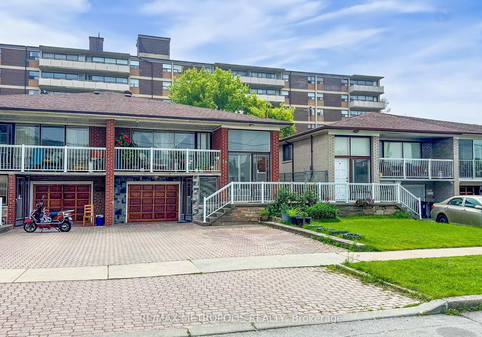 14-goldcrest-boulevard-north-york-ontario-w12217577