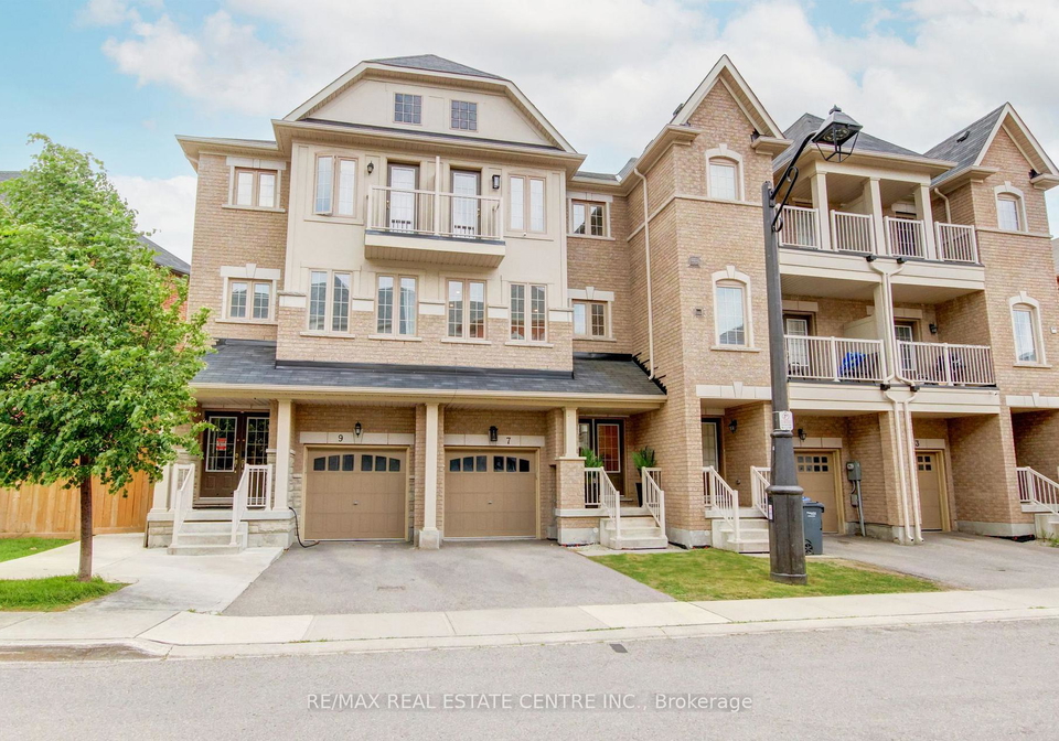 7-rabbit-run-way-brampton-ontario-w12217727