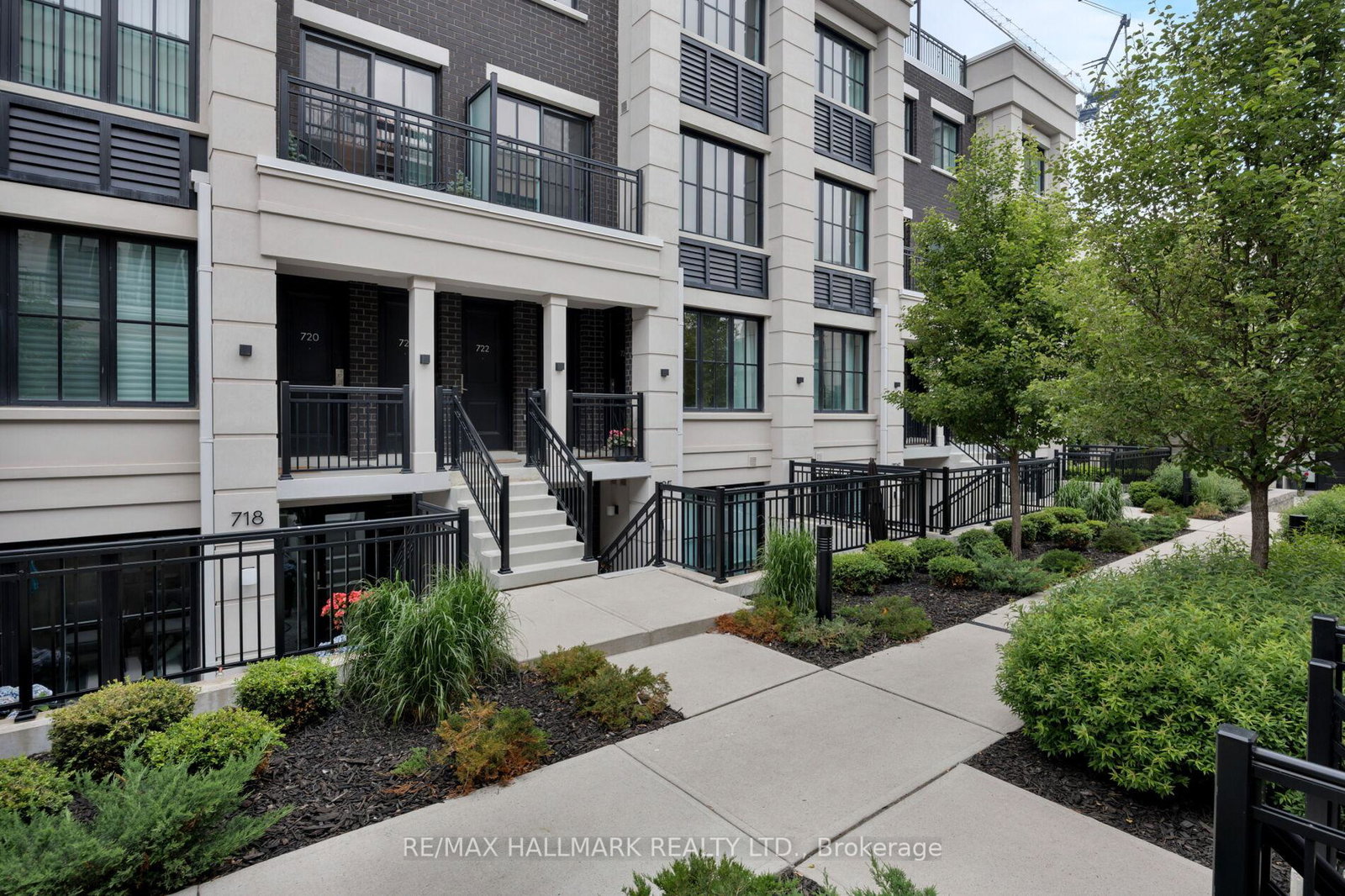 665-cricklewood-drive-mississauga-ontario-w12218033