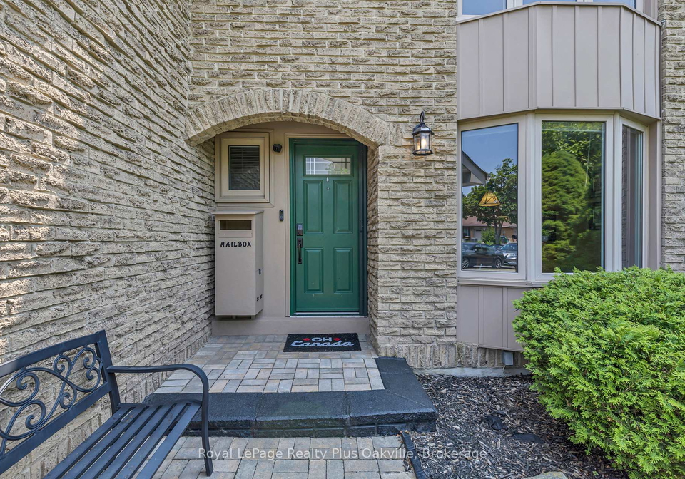 64-lamont-place-brampton-ontario-w12218437