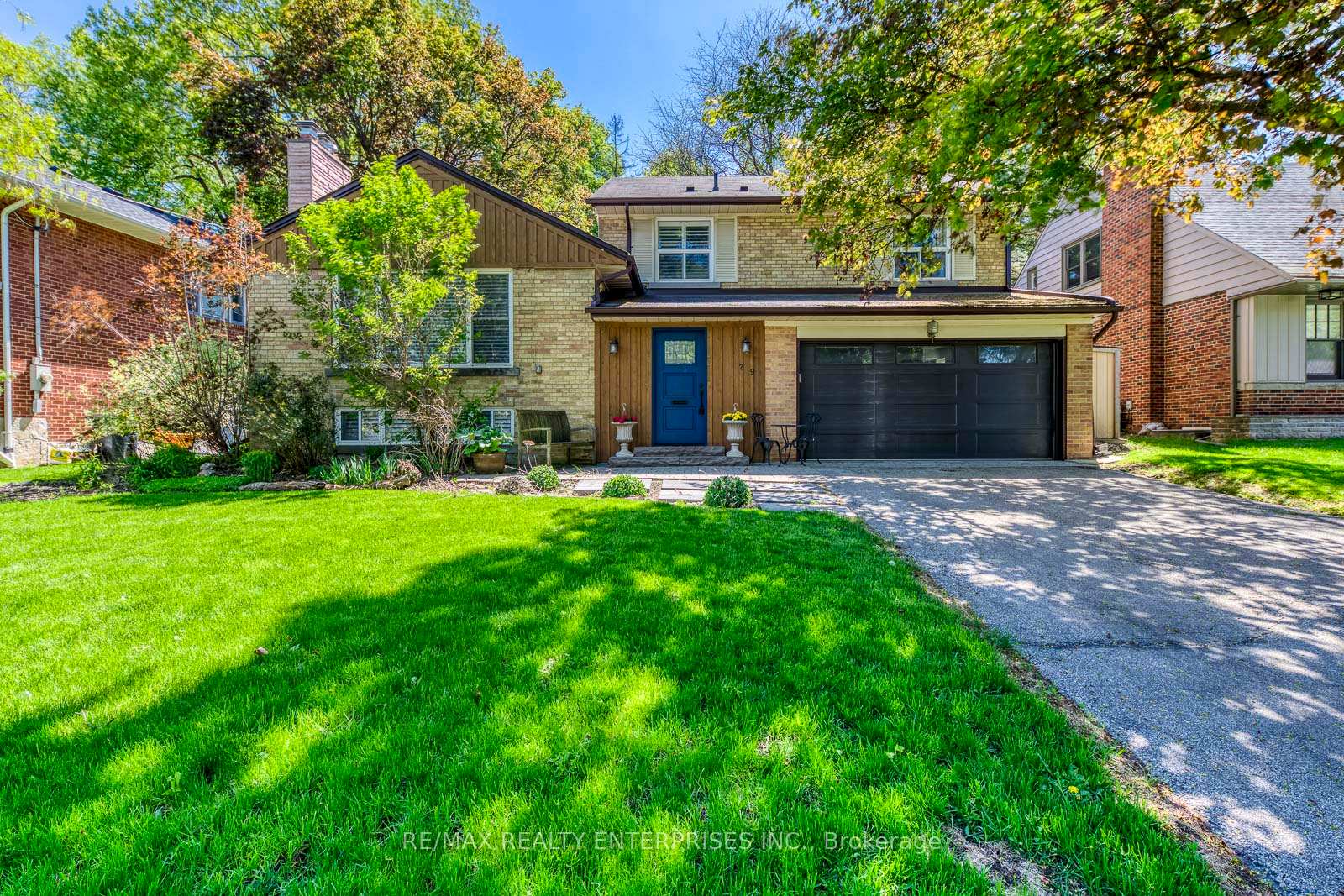 29-pinehurst-crescent-etobicoke-ontario-w12218796