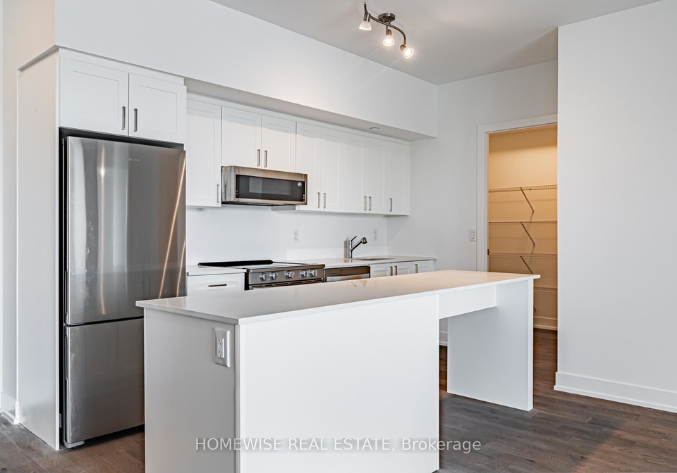1063-douglas-mccurdy-comm-circle-w-mississauga-ontario-w12218823