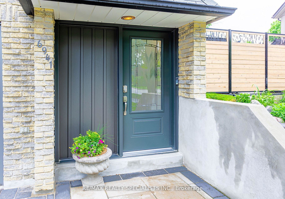 6941-cherbourg-gardens-mississauga-ontario-w12219300