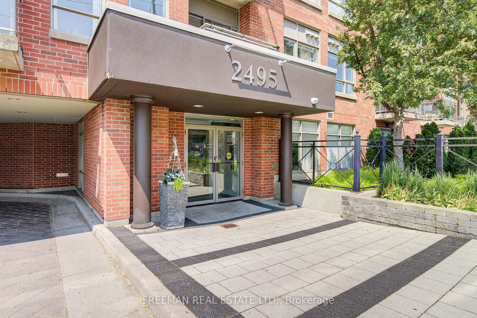 2495-dundas-street-w-toronto-ontario-w12219942
