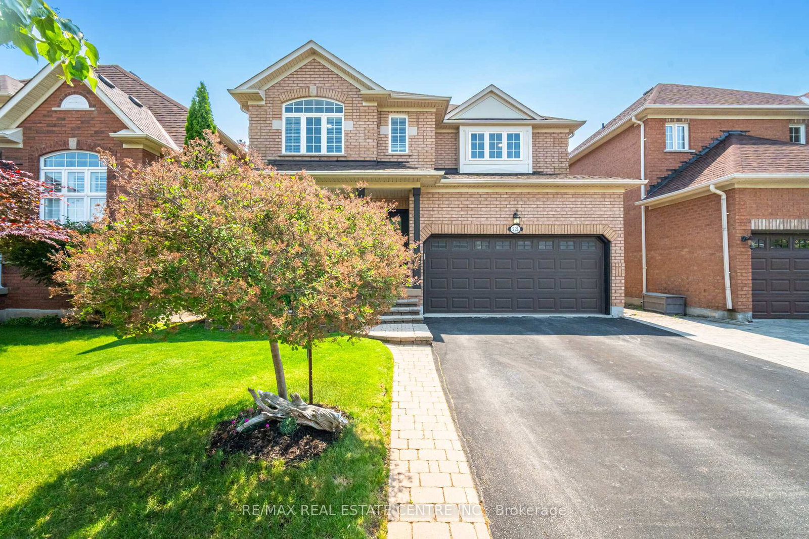 221-ellis-crescent-milton-ontario-w12220054