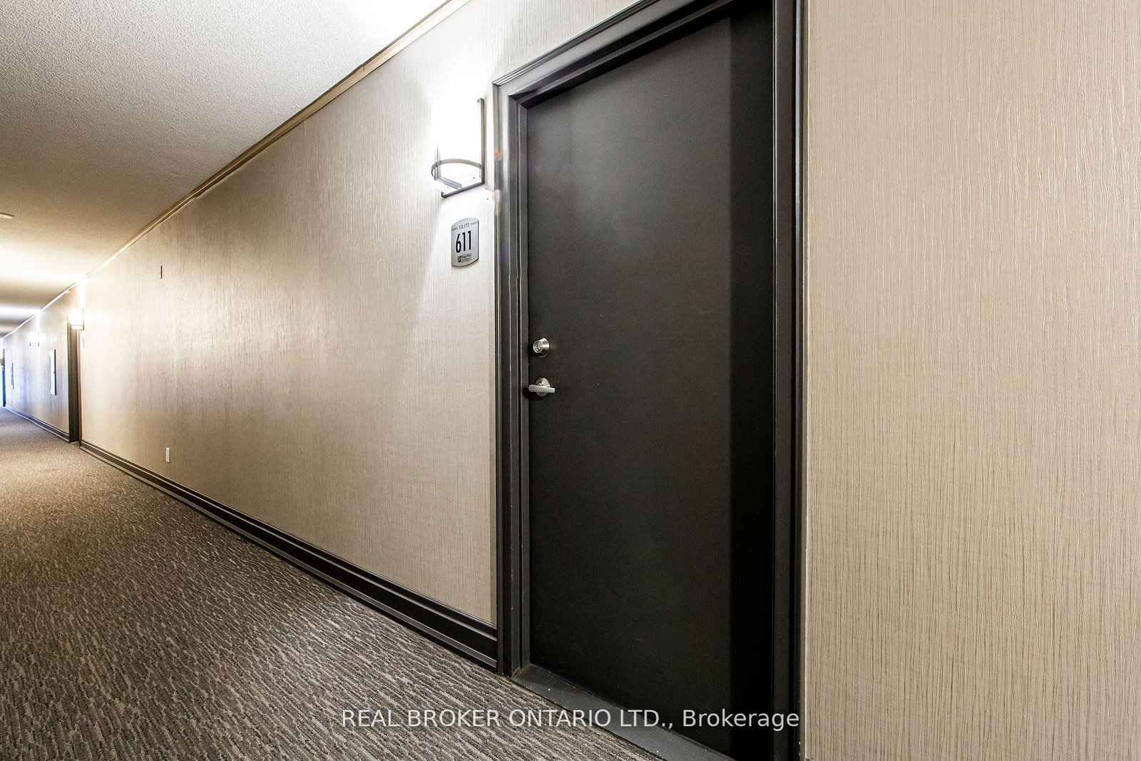 1000-cedarglen-gate-mississauga-ontario-w12220075