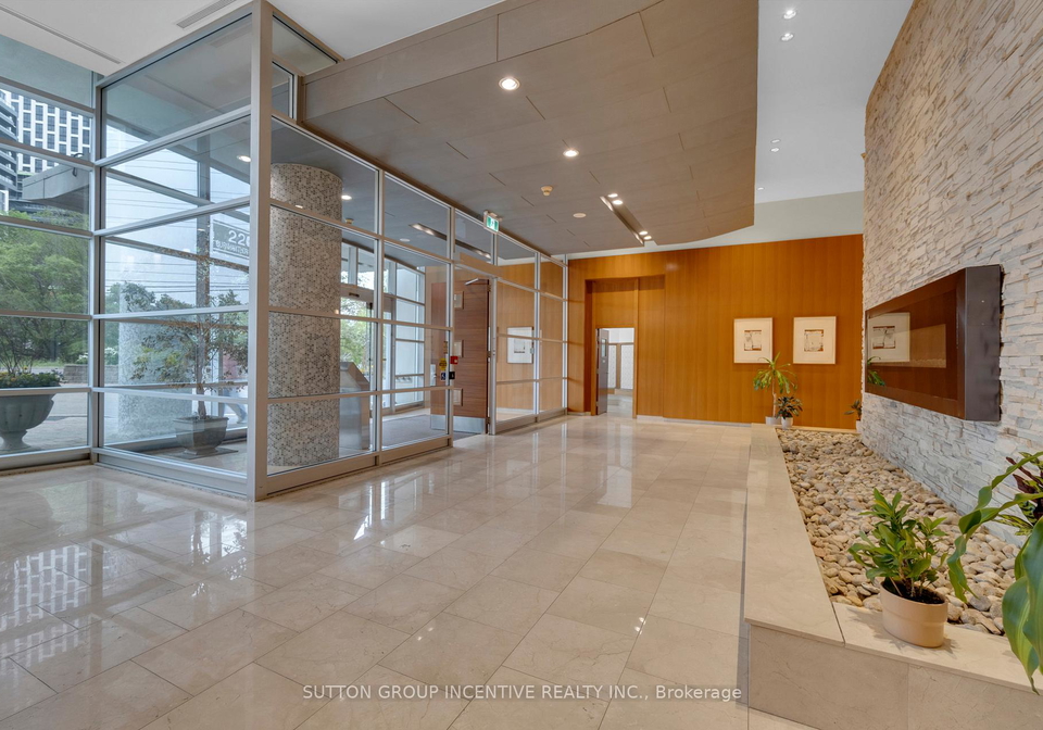 220-burnhamthorpe-road-w-mississauga-ontario-w12220959
