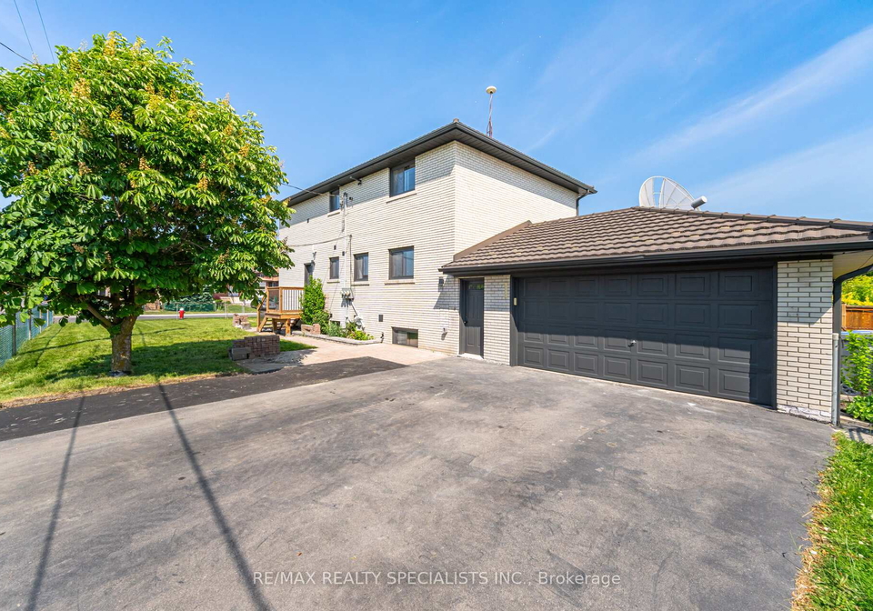 1082-greaves-avenue-mississauga-ontario-w12221158