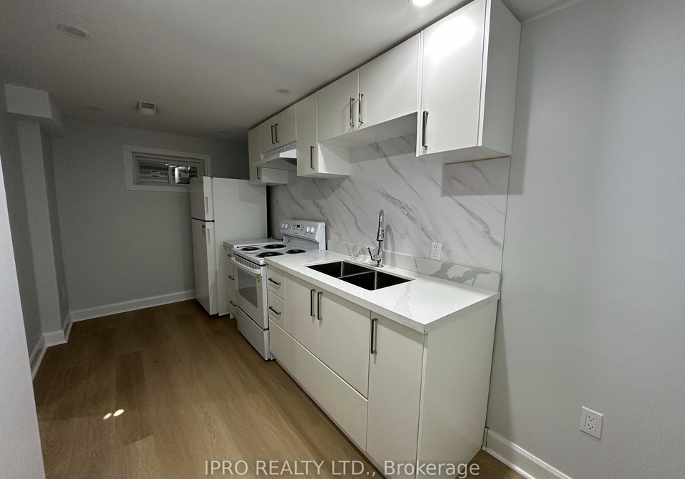 35-shalom-crescent-etobicoke-ontario-w12221253