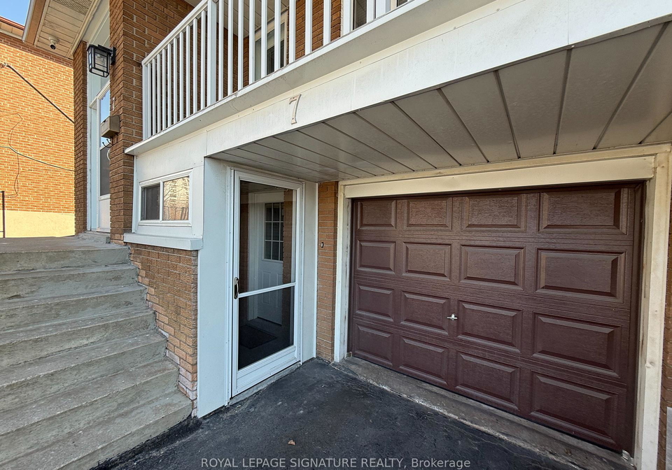 7-falstaff-avenue-north-york-ontario-w12221509