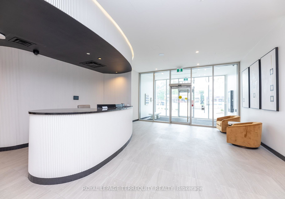689-the-queensway-etobicoke-ontario-w12221555