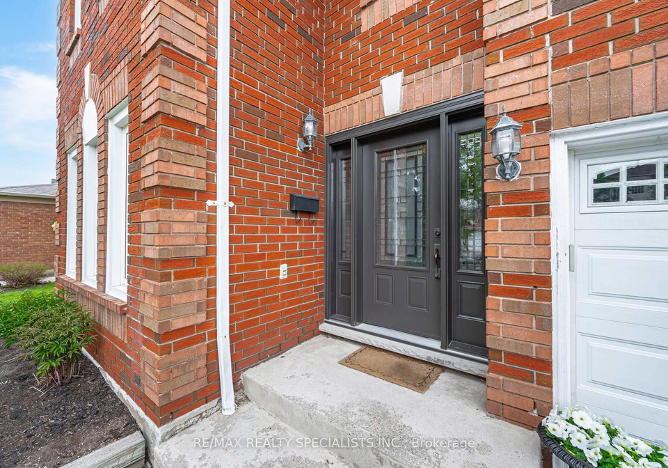 2582-ambercroft-trail-mississauga-ontario-w12221564
