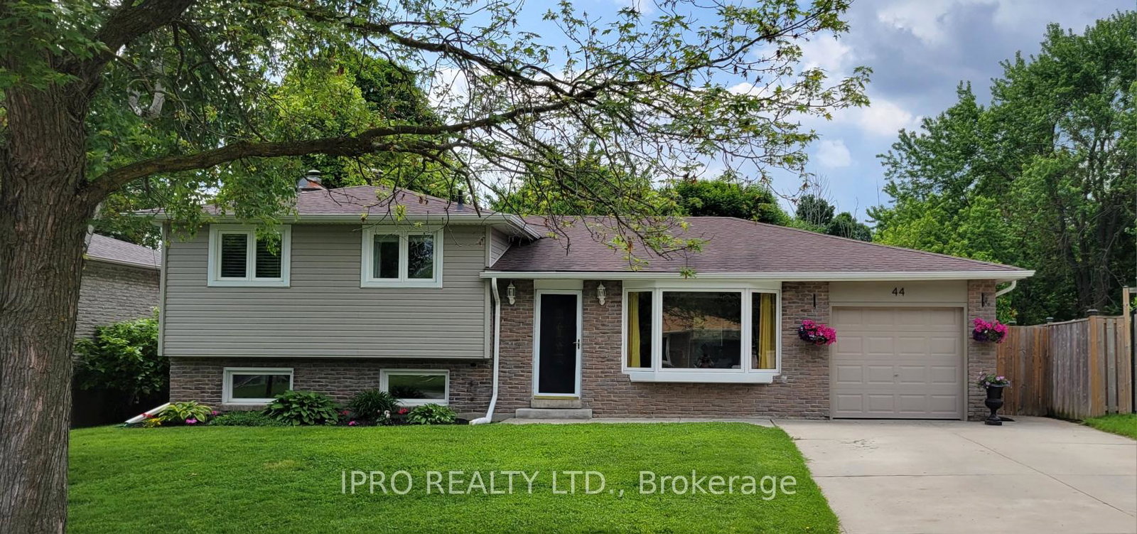 44-metcalfe-court-halton-hills-ontario-w12222022