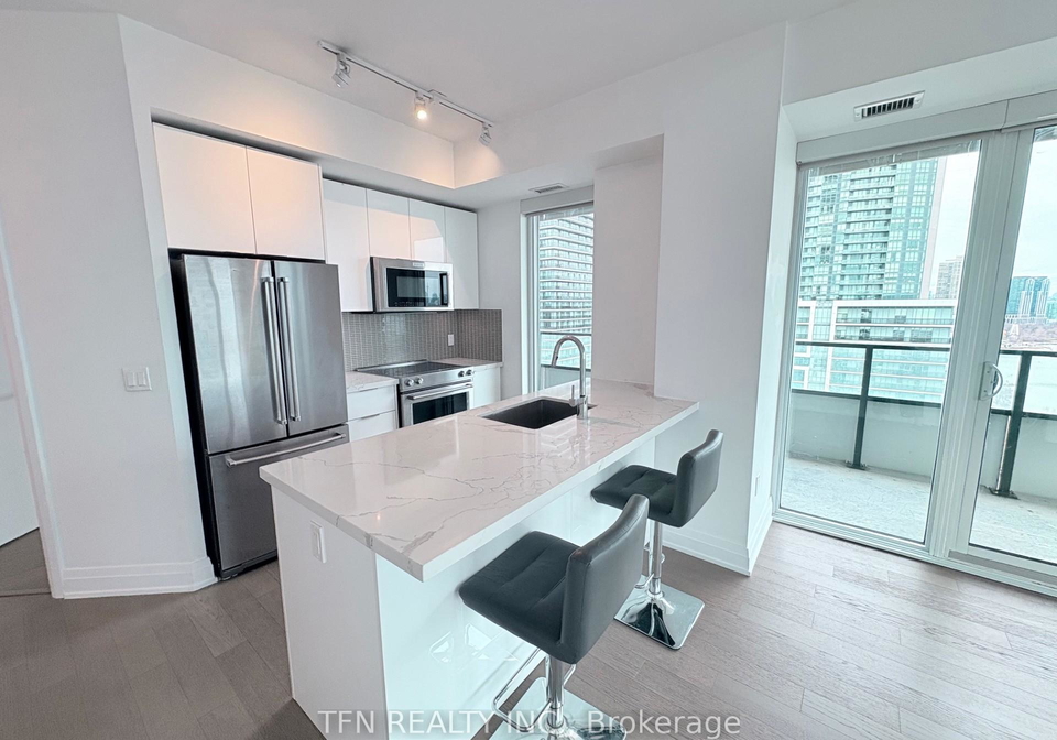 20-shore-breeze-drive-etobicoke-ontario-w12222151