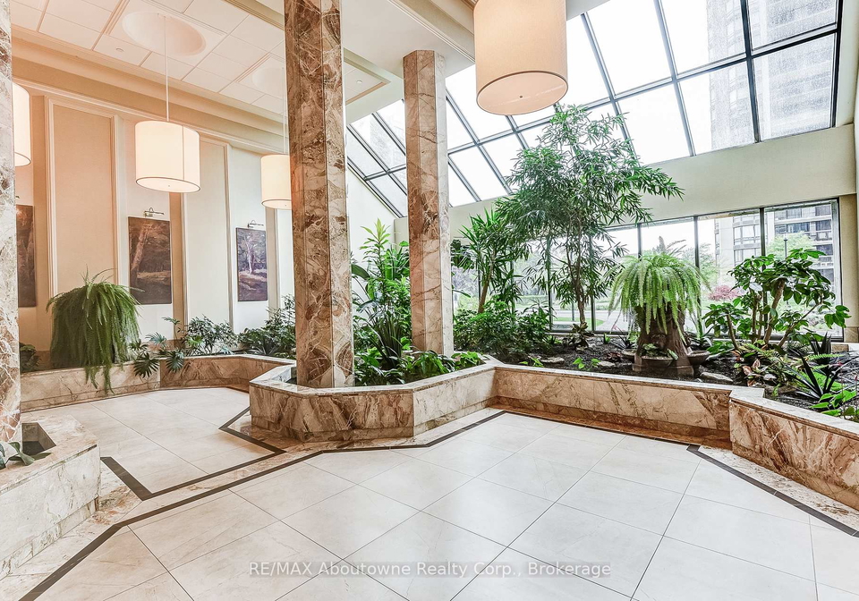 2180-marine-drive-oakville-ontario-w12222524