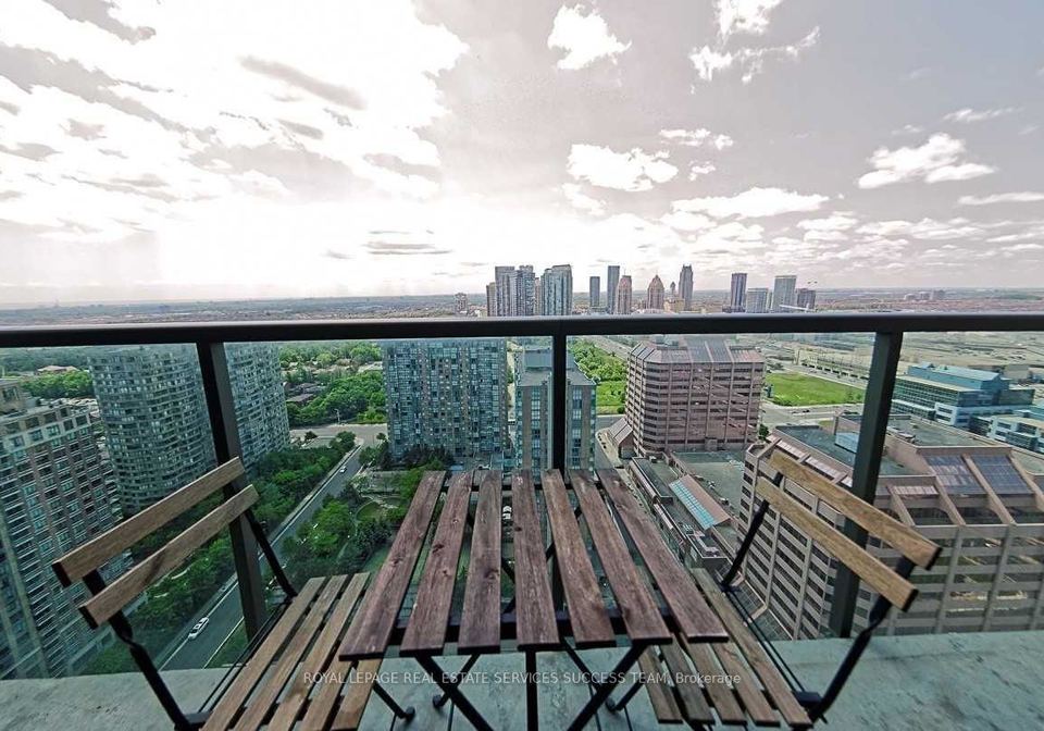 208-enfield-place-mississauga-ontario-w12225164