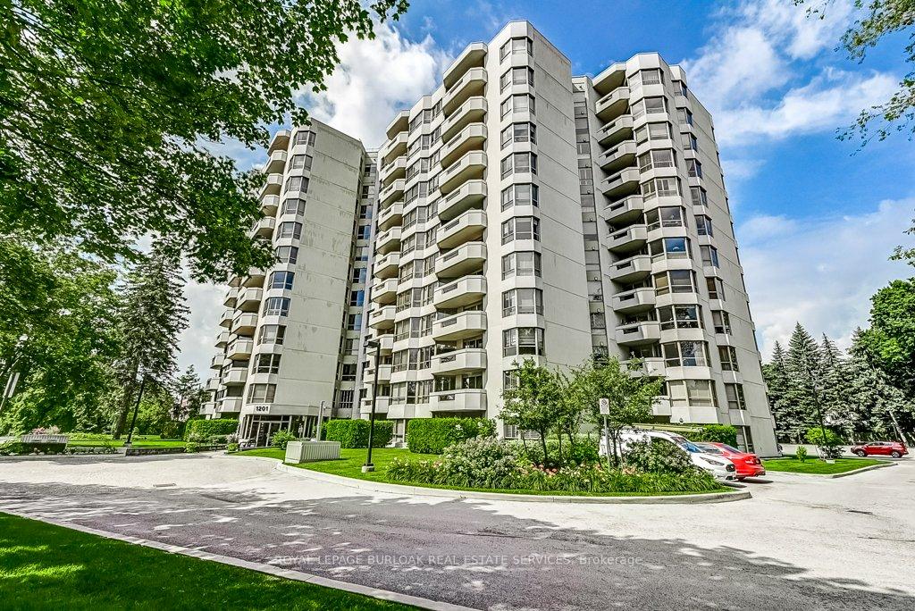 1201-north-shore-boulevard-e-burlington-ontario-w12225600