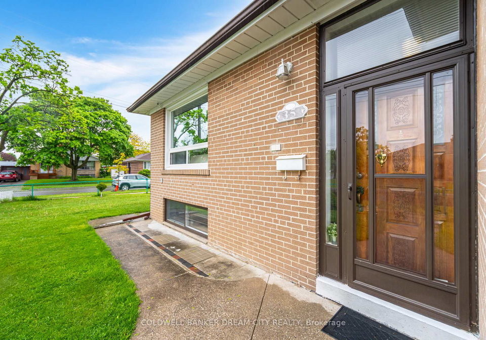 35-guiness-avenue-etobicoke-ontario-w12226147