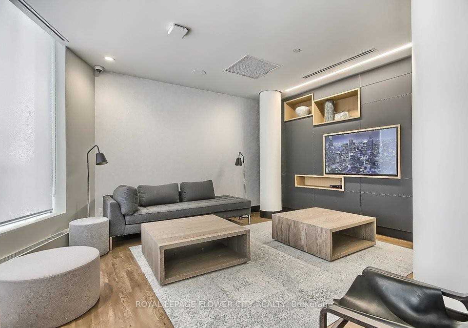 2520-eglinton-avenue-w-mississauga-ontario-w12226301