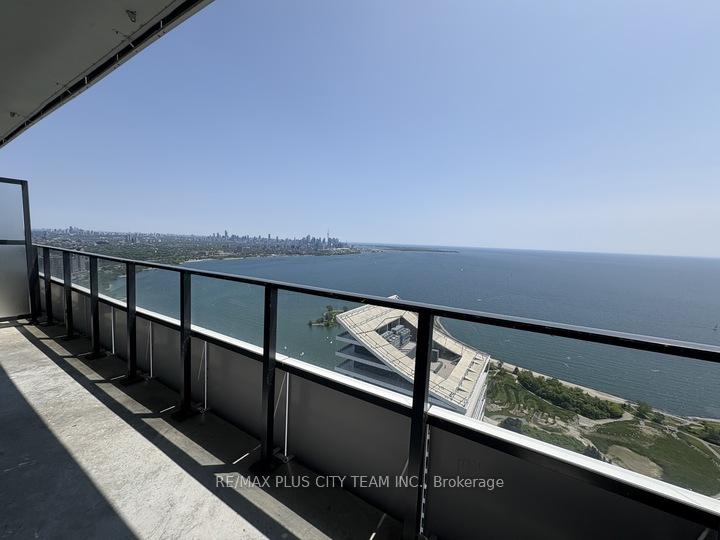 30-shore-breeze-drive-etobicoke-ontario-w12226762