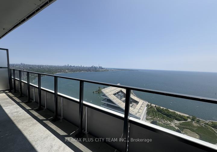 30-shore-breeze-drive-etobicoke-ontario-w12226762