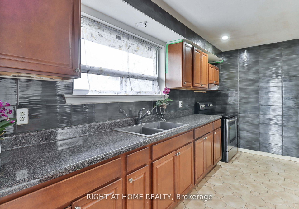 14-midden-crescent-etobicoke-ontario-w12226856