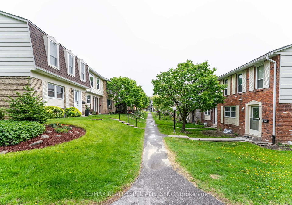 2230-upper-middle-road-burlington-ontario-w12227078