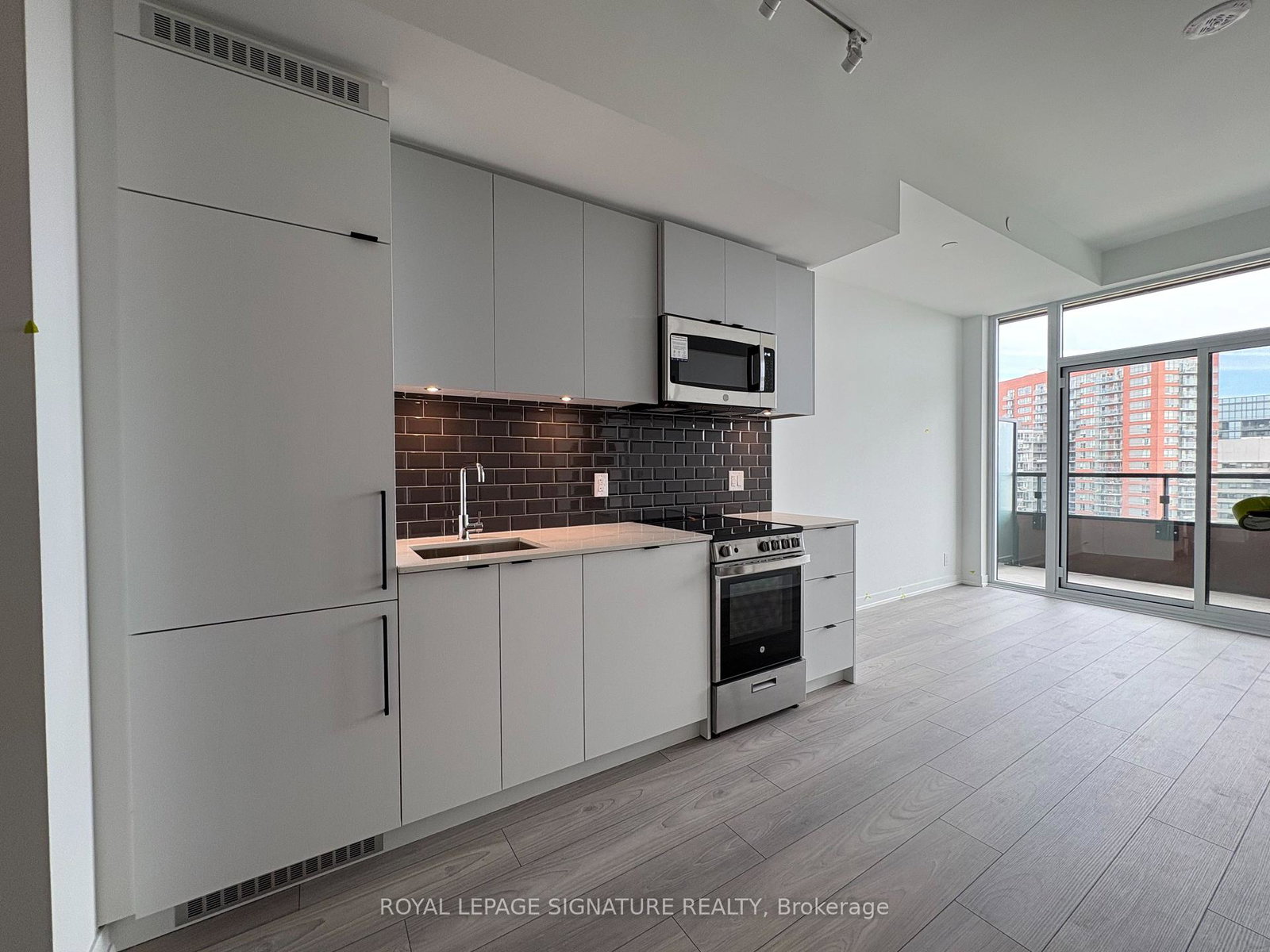 285-dufferin-street-toronto-ontario-w12228422
