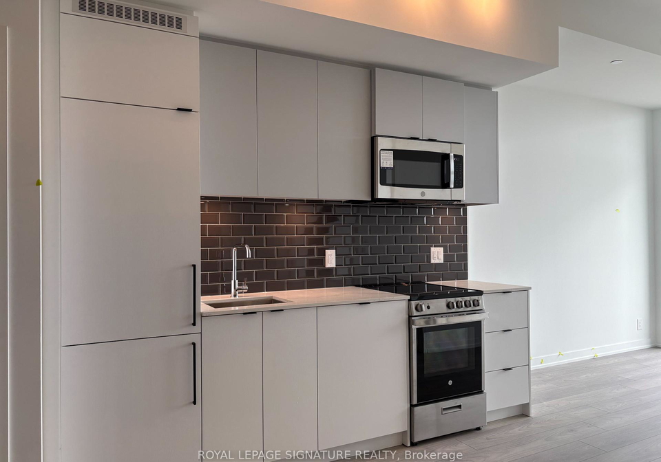 285-dufferin-street-toronto-ontario-w12228422
