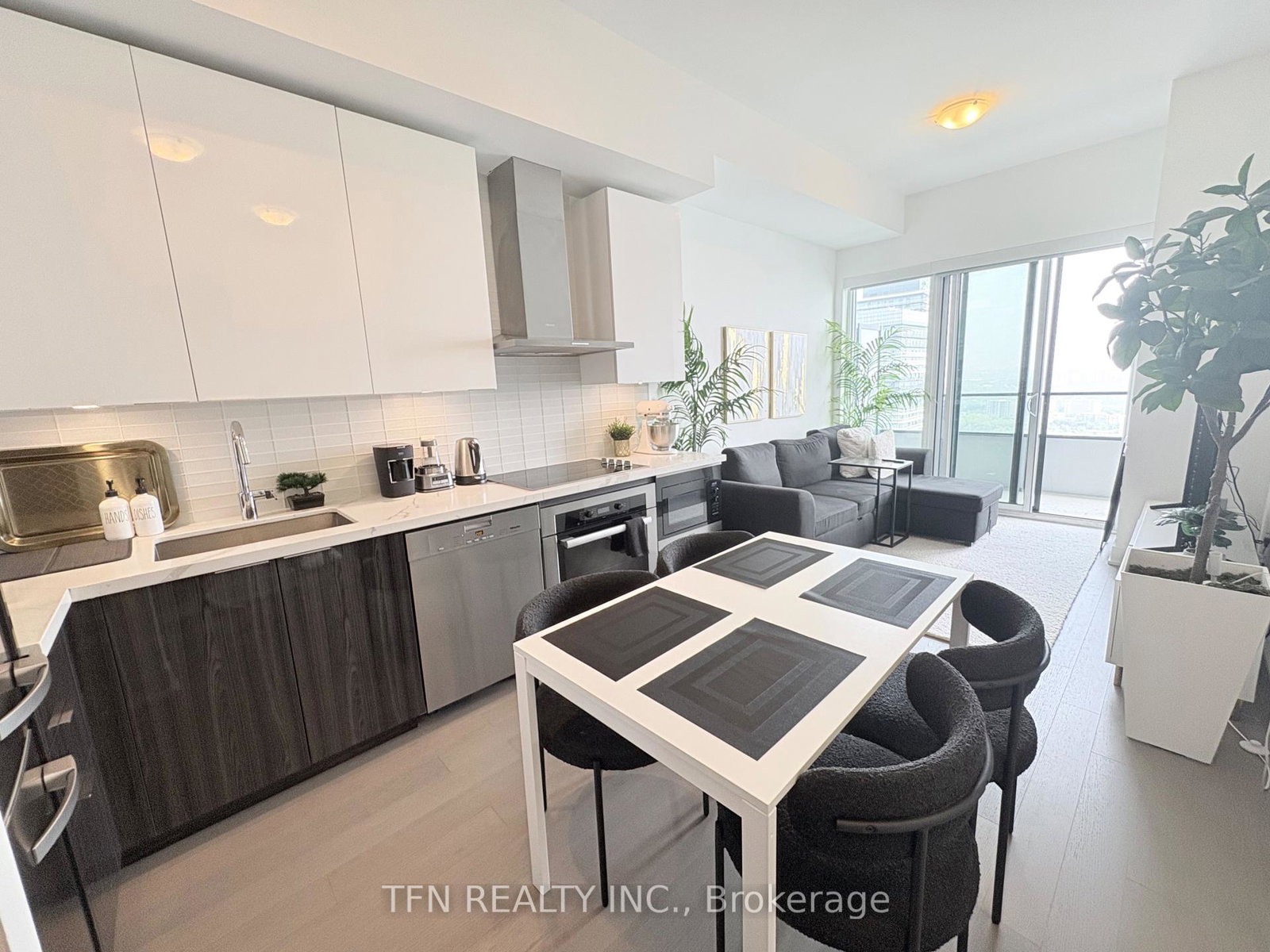 20-shore-breeze-drive-etobicoke-ontario-w12228484