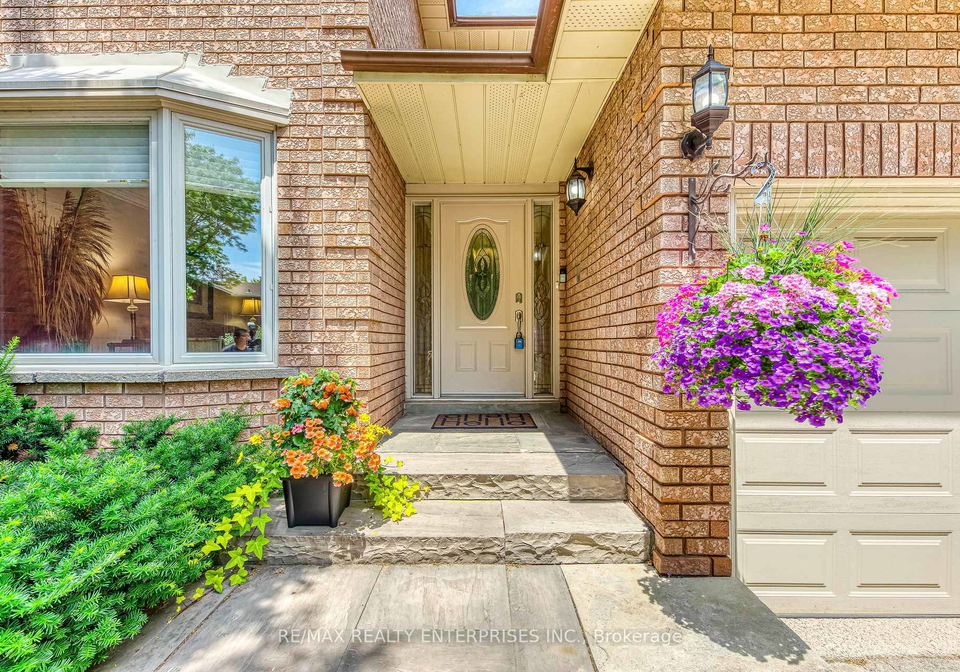 4649-phoenix-park-crescent-mississauga-ontario-w12228927