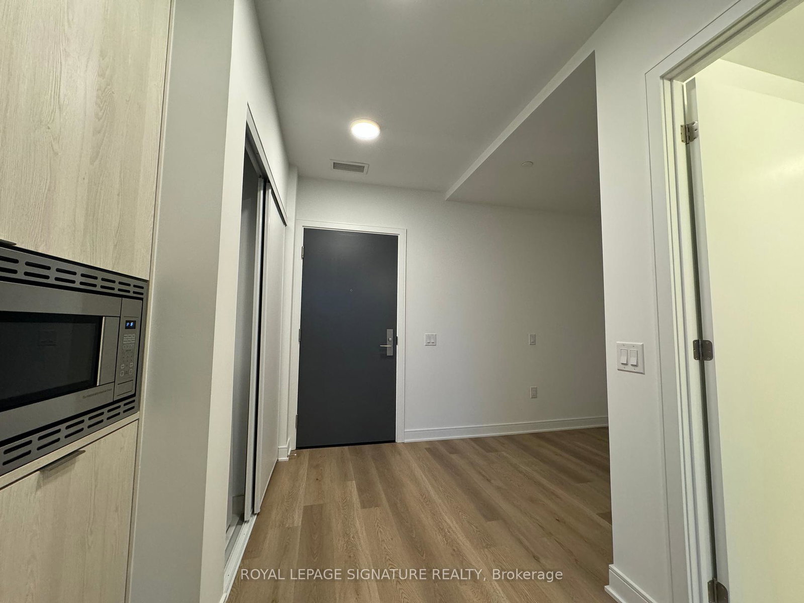 86-dundas-street-e-mississauga-ontario-w12229136