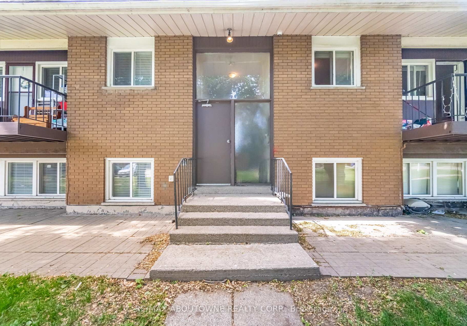 2344-queensway-drive-burlington-ontario-w12229230
