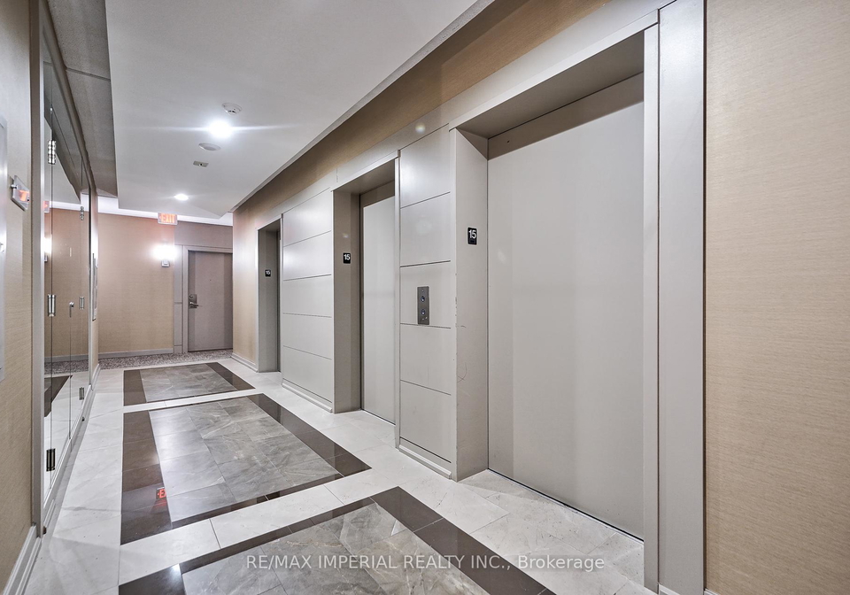 330-burnhamthorpe-road-mississauga-ontario-w12229424