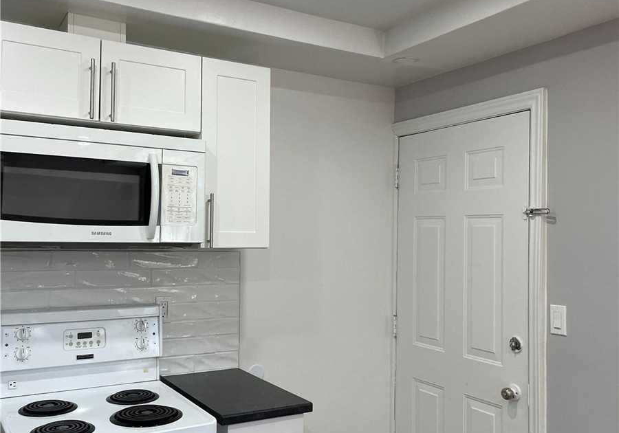 233-lakeshore-road-e-mississauga-ontario-w12229460