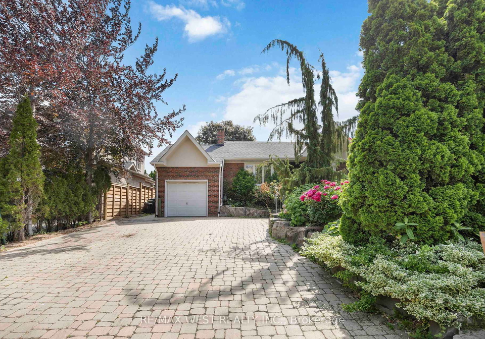 11-duval-drive-north-york-ontario-w12229584