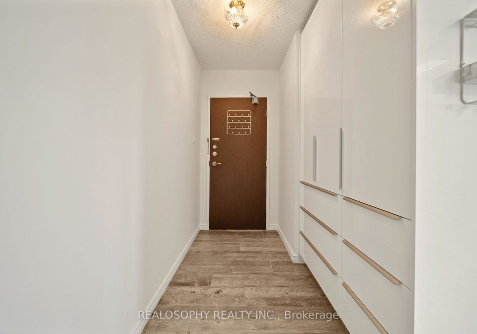 100-quebec-avenue-ne-toronto-ontario-w12229613