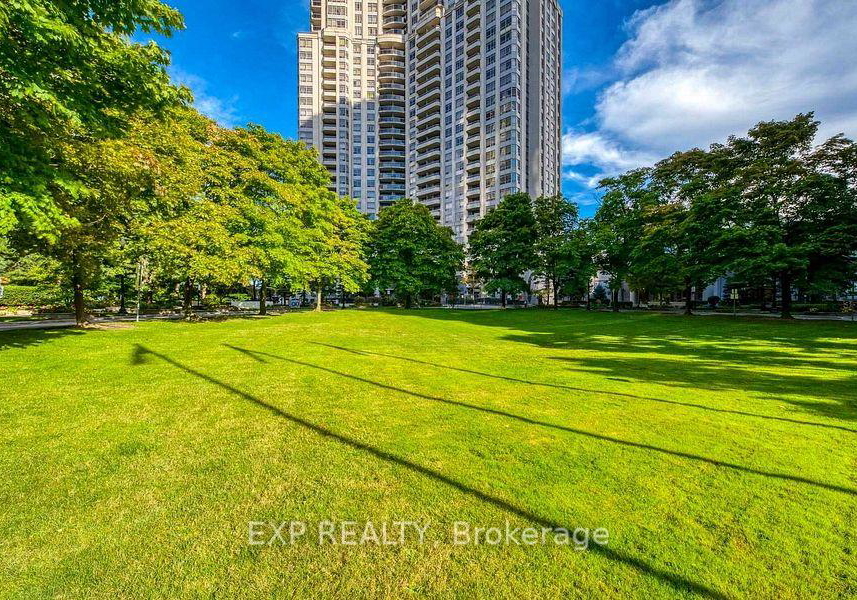 35-kingsbridge-garden-circle-mississauga-ontario-w12229786