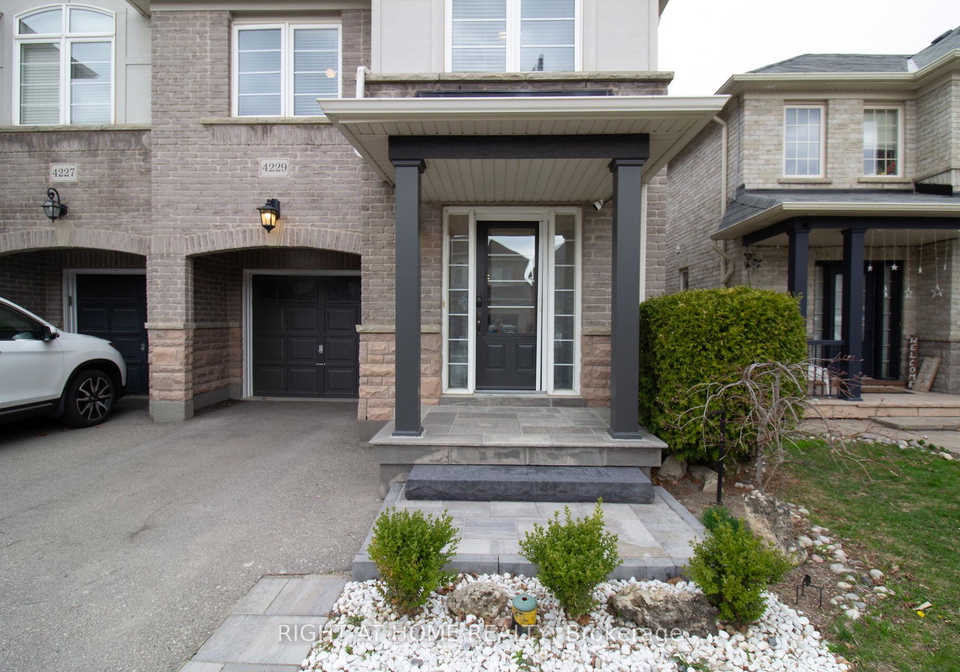 4229-cole-crescent-burlington-ontario-w12229910