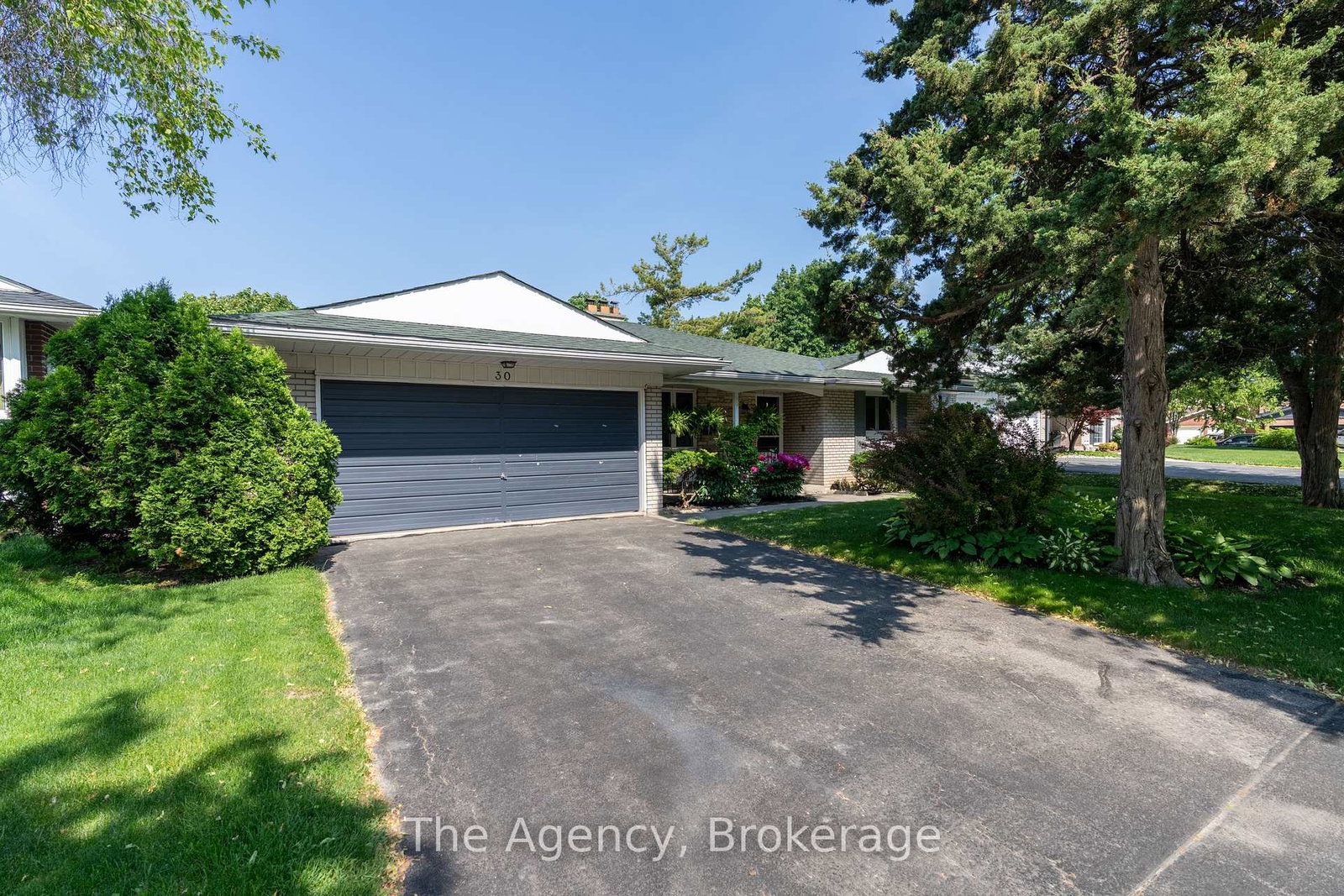 30-deanewood-crescent-etobicoke-ontario-w12230006