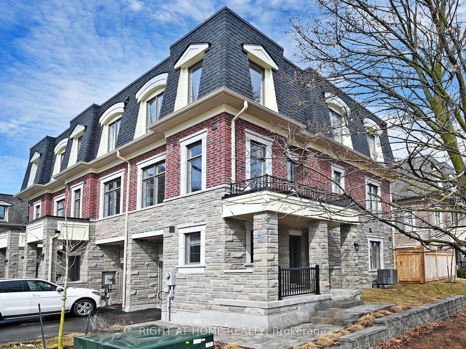 211-wyndham-street-mississauga-ontario-w12230090